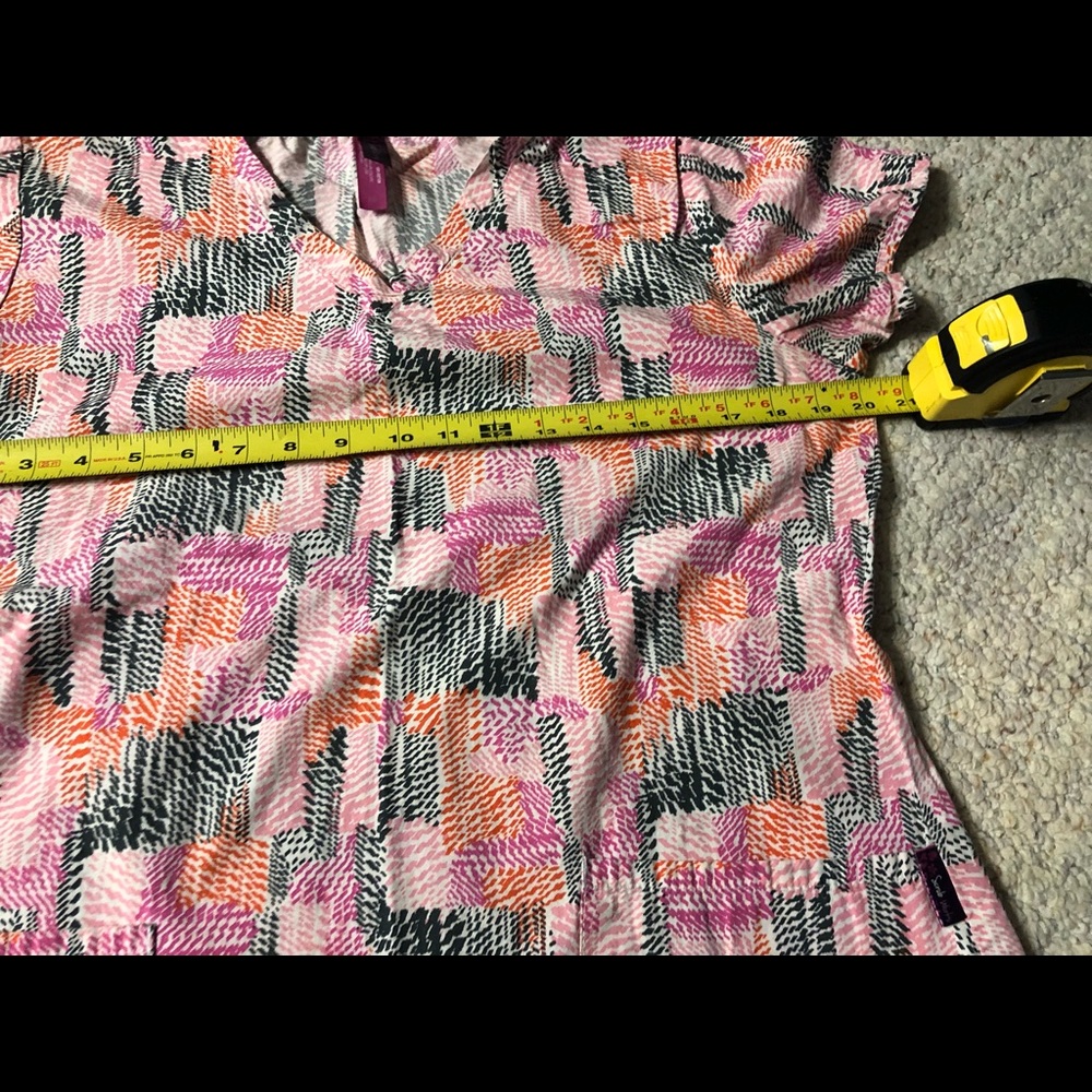 Scrub top - Picture 2 of 4